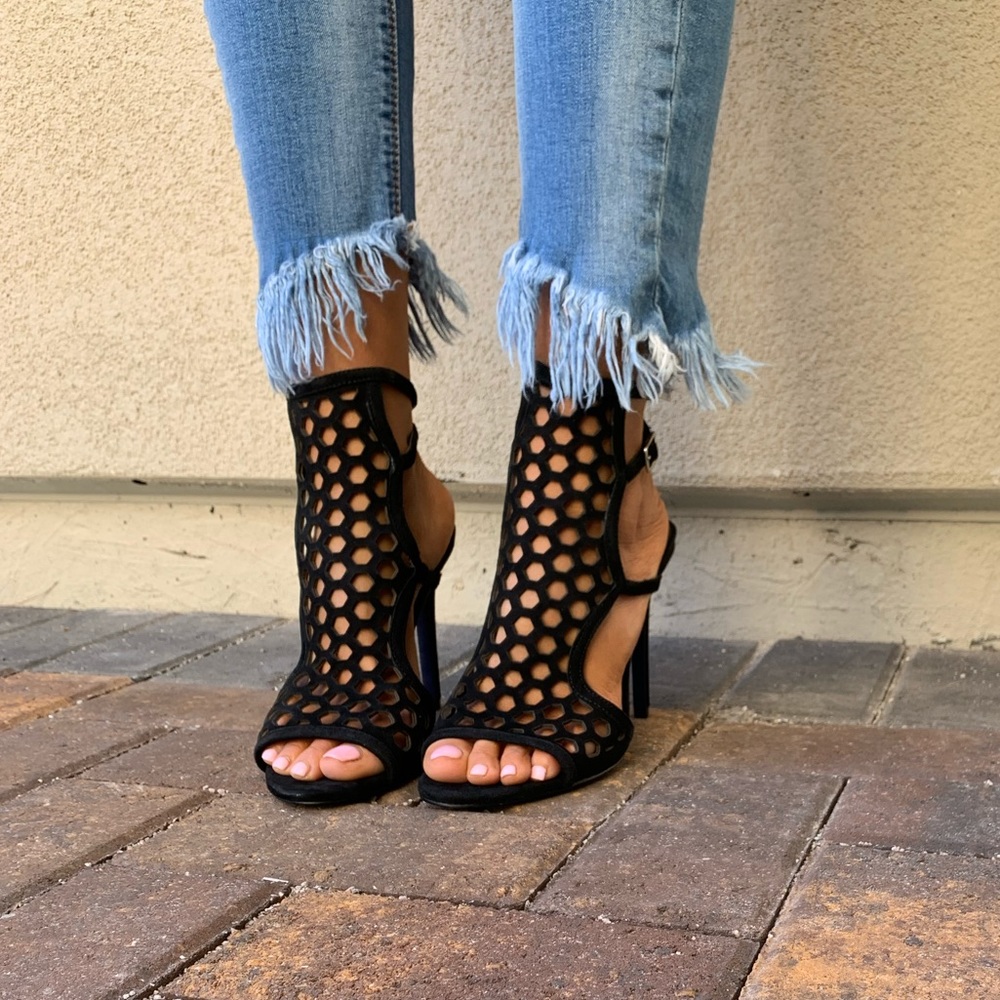 Black Strappy Caged Stiletto Heek Sandal - Picture 7 of 8